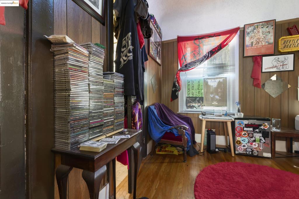 PILL HILL - Residential Income