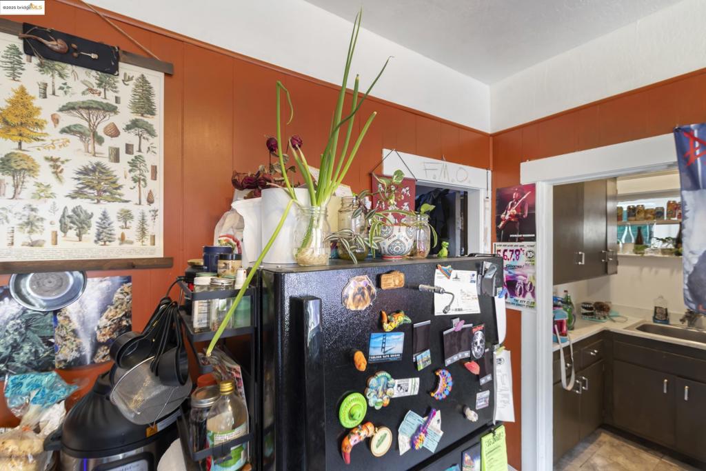 PILL HILL - Residential Income