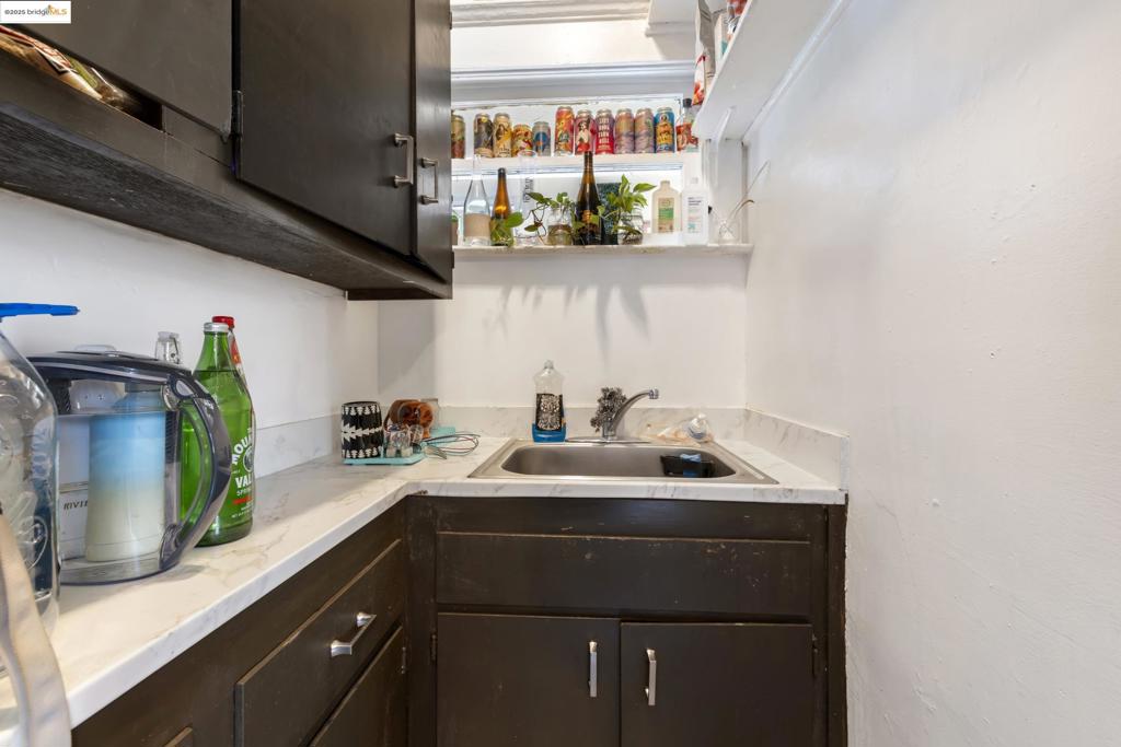 PILL HILL - Residential Income