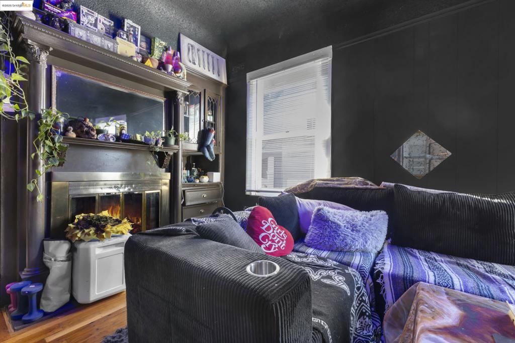 PILL HILL - Residential Income