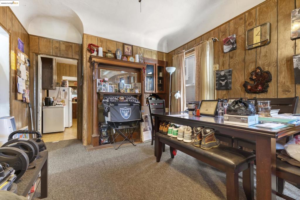 PILL HILL - Residential Income