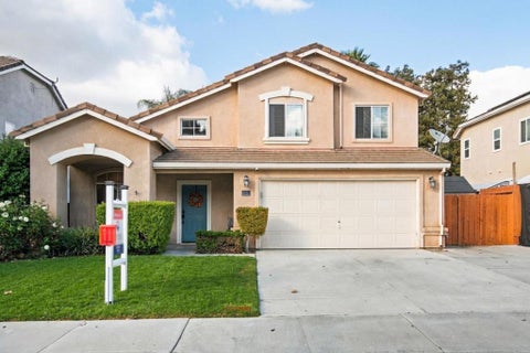 Photo of 2170 Cypress Street, Hollister, CA 95023 (MLS # ML82065707)