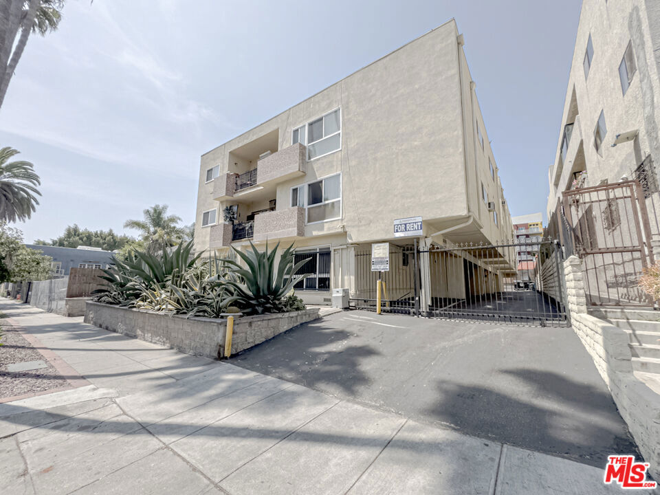 741 S Hobart Boulevard