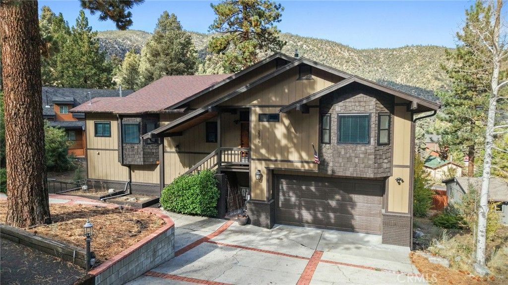 Photo of 2316 Cedarwood Drive, Pine Mountain Club, CA 93222 (MLS # SR26011203)
