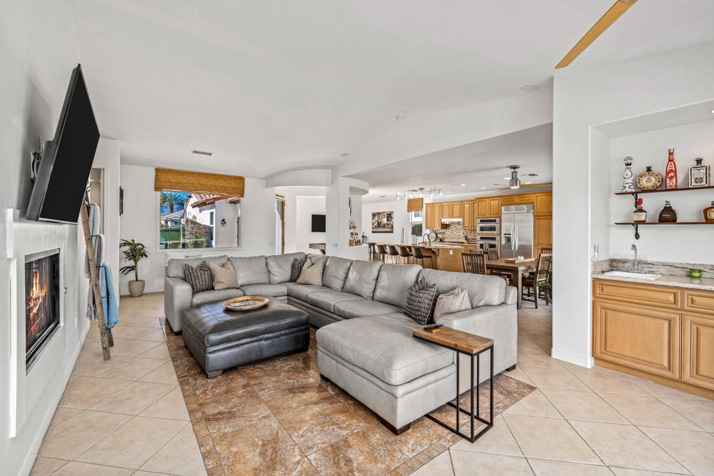 The Palms - Residential