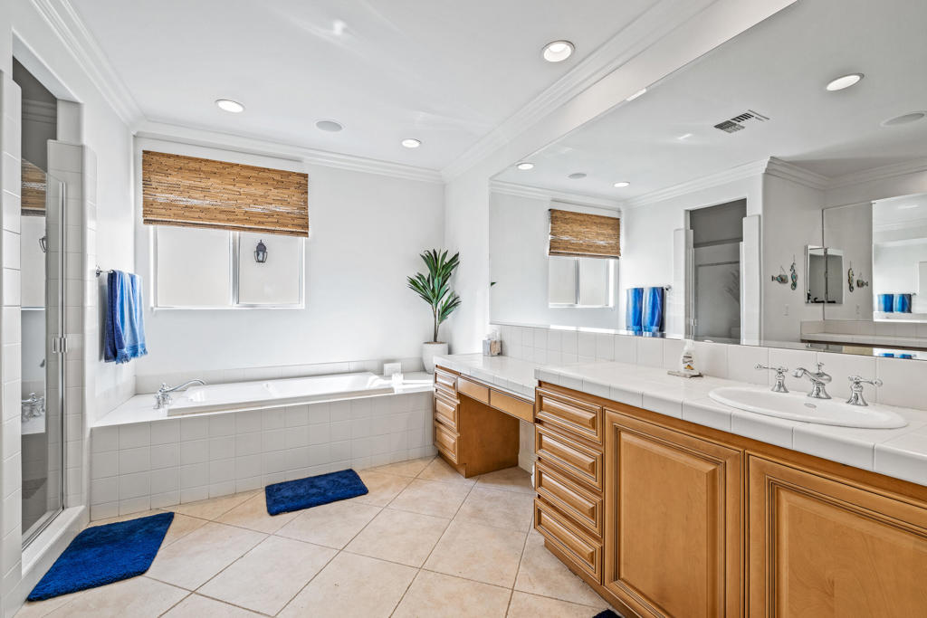 The Palms - Residential