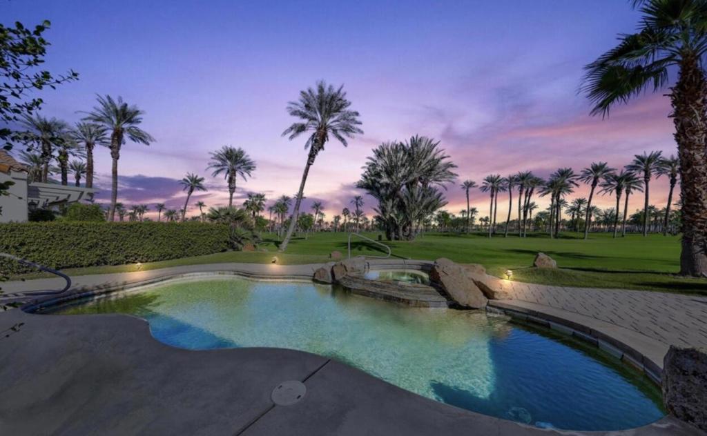 The Palms - Residential