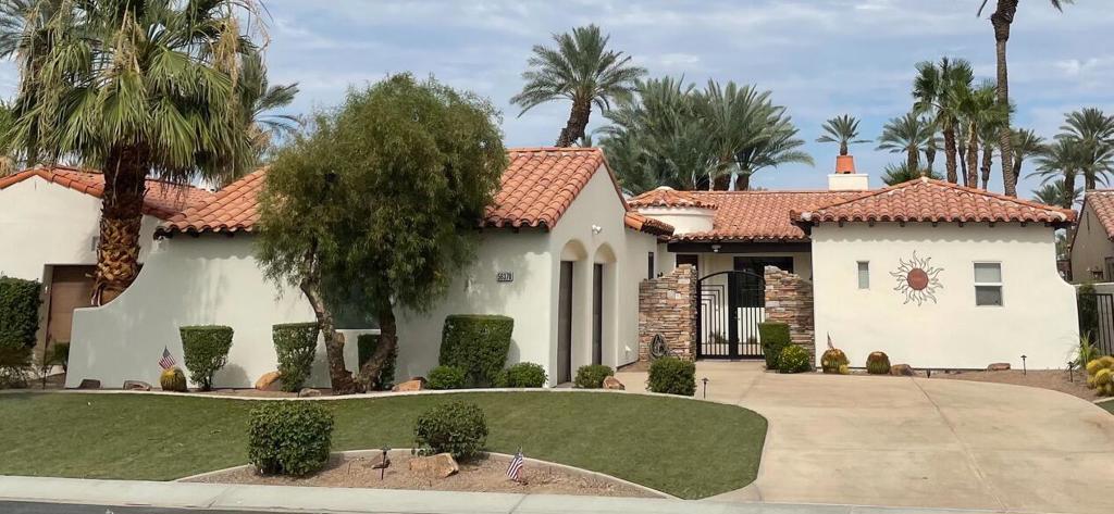 The Palms - Residential