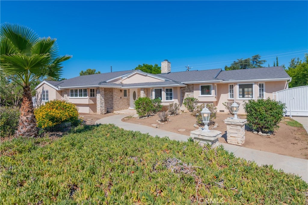 2815 E Mesa DR