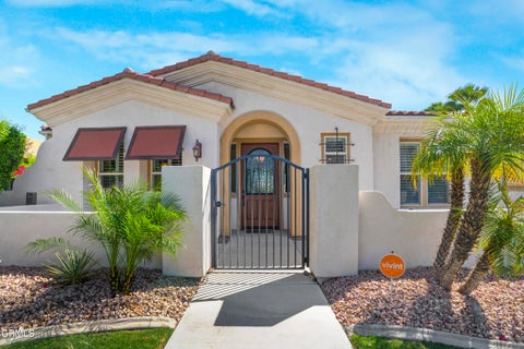 Photo of 2250 N Hermosa Drive, Palm Springs, CA 92262 (MLS # P1-28813)