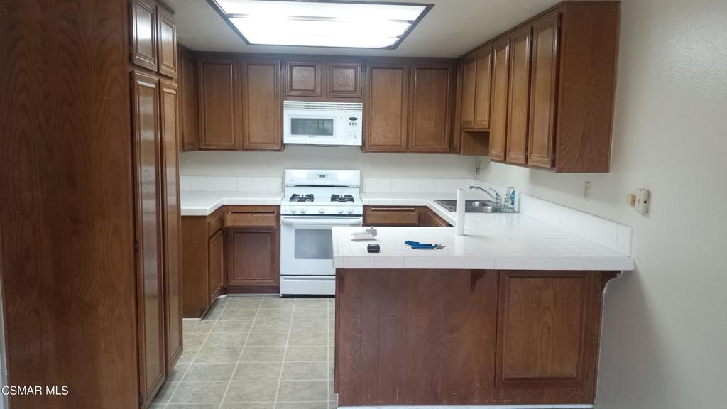 422 Las Palomas Drive