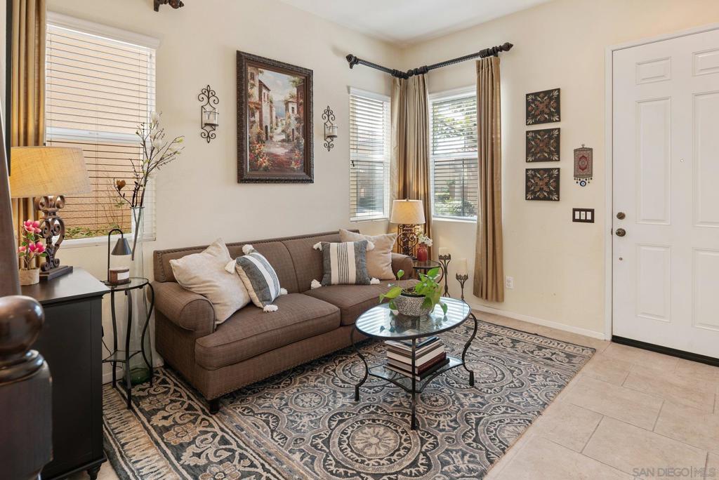 1551 Avenida De Avila