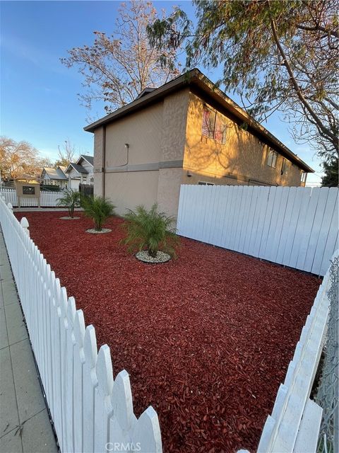 Photo of 223 Monterey St, Bakersfield, CA 93305 (MLS # DW26054635)