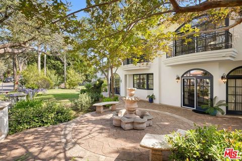 Photo of 2161 Georgina Avenue, Santa Monica, CA 90402 (MLS # 26836687)