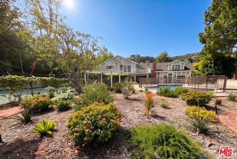 Photo of 21663 Ulmus Drive, Woodland Hills, CA 91364 (MLS # 26802227)