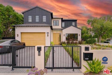 Photo of 5041 Noeline Avenue, Encino, CA 91436 (MLS # 26854967)