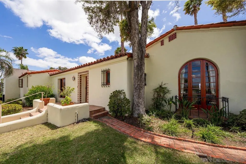 Bonita, California 91902, United States, 5 Bedrooms Bedrooms, ,7 BathroomsBathrooms,Residential,Active,132645