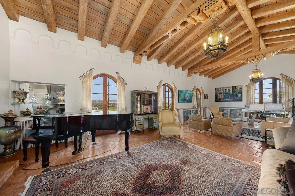 Bonita, California 91902, United States, 5 Bedrooms Bedrooms, ,7 BathroomsBathrooms,Residential,Active,132645