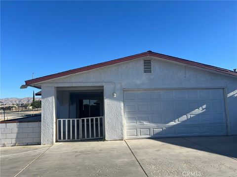 Photo of 13060 Kiowa Road, Apple Valley, CA 92308 (MLS # CV25235480)