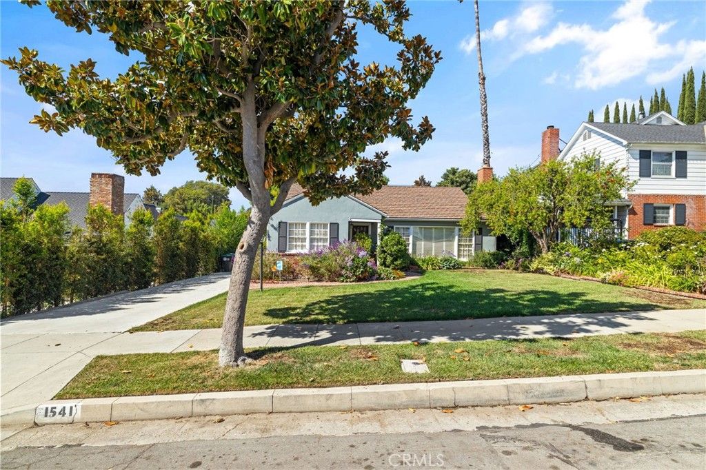 Photo of 1541 Ben Lomond Drive, Glendale, CA 91202 (MLS # PW25241835)