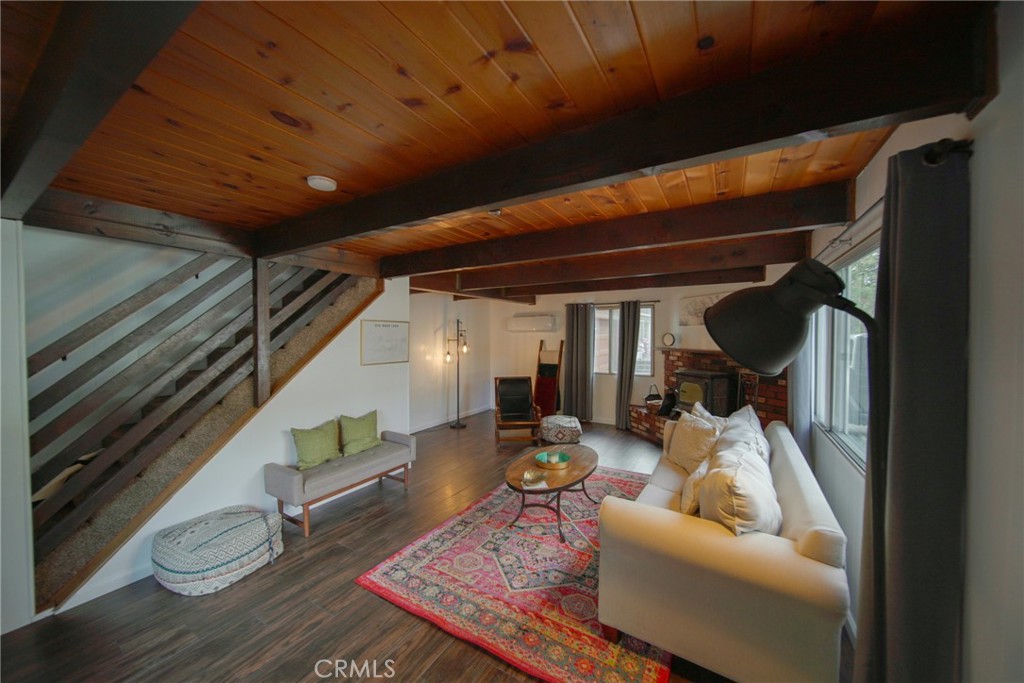 404 W Mojave Boulevard