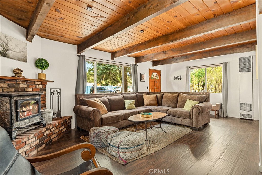 404 W Mojave Boulevard
