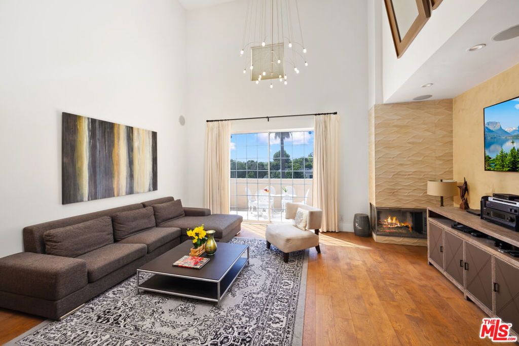 Photo of 930 N Doheny Drive #412, West Hollywood, CA 90069 (MLS # 25559789)
