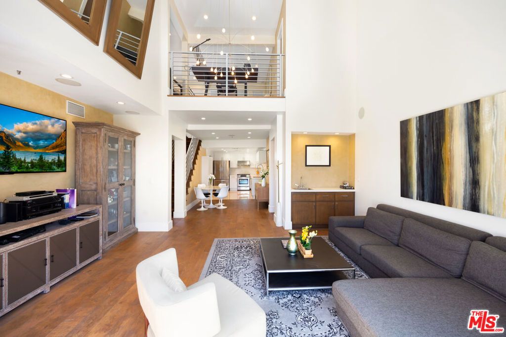 Photo of 930 N Doheny Drive #412, West Hollywood, CA 90069 (MLS # 25559789)