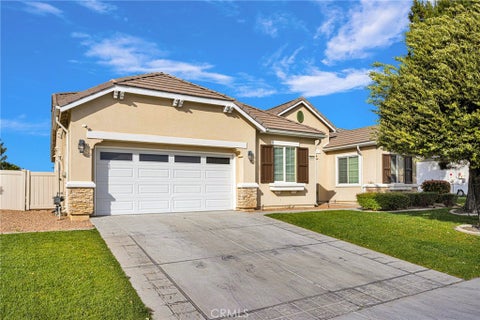 Photo of 10854 Aster Ln, Apple Valley, CA 92308 (MLS # HD26086641)