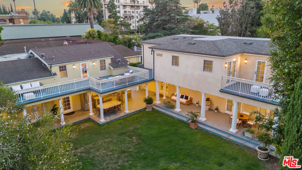 Photo of 632 S Arden Boulevard, Los Angeles, CA 90005 (MLS # 25597011)