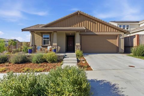Photo of 1920 Dylan Street, Hollister, CA 95023 (MLS # ML82042376)