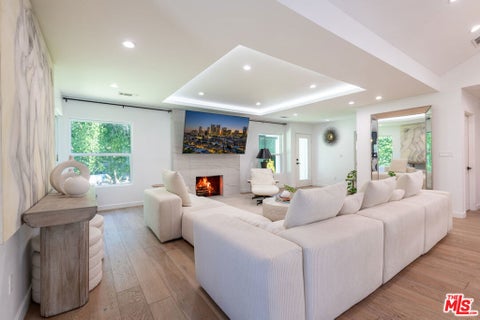 Photo of 15710 Hartsook Street, Encino, CA 91436 (MLS # 26847627)