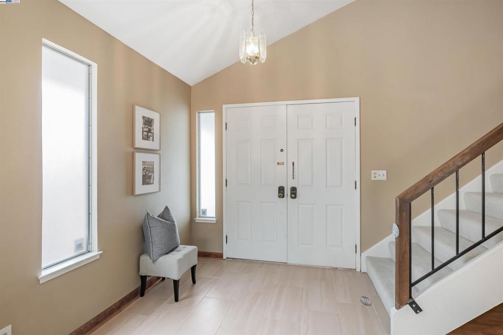 FLORESTA GARDENS - Residential