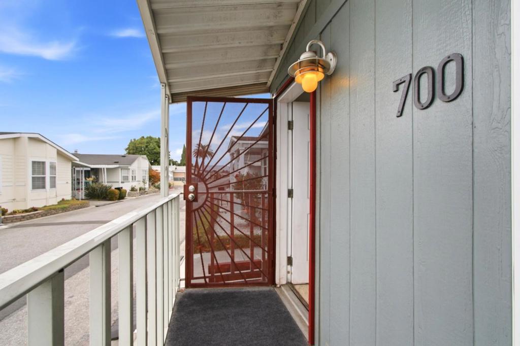 1085 Tasman Drive 700