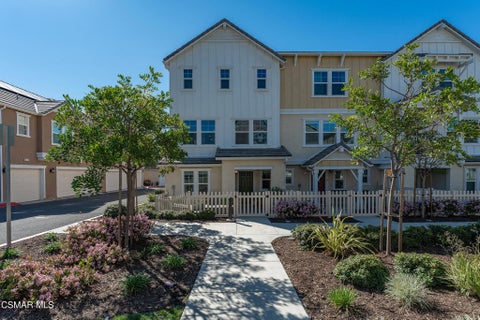 Photo of 512 Mulberry Lane, Fillmore, CA 93015 (MLS # 226004771)