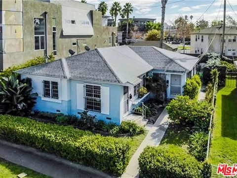 Photo of 544 Grand Boulevard, Venice, CA 90291 (MLS # 26640701)