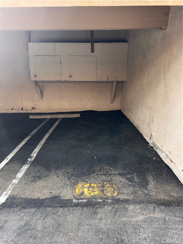 Town & Country Condos (811) - Residential