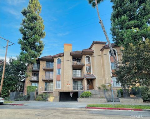 Photo of 18600 Clark Street #306, Tarzana, CA 91356 (MLS # OC26147172)