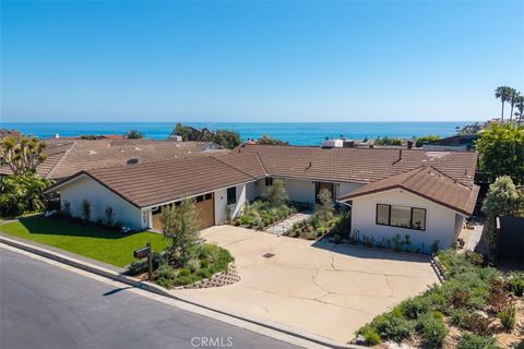 Photo of 709 Emerald Bay, Laguna Beach, CA 92651 (MLS # LG26073980)
