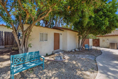 Tiny photo for 897 Old Farm Road, Thousand Oaks, CA 91360 (MLS # 226002271)