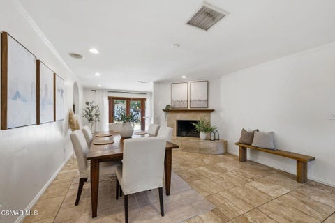 Tiny photo for 897 Old Farm Road, Thousand Oaks, CA 91360 (MLS # 226002271)