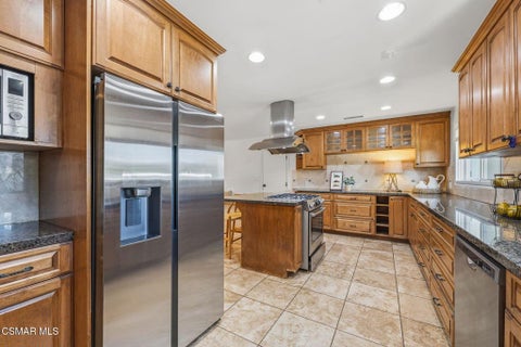 Tiny photo for 897 Old Farm Road, Thousand Oaks, CA 91360 (MLS # 226002271)