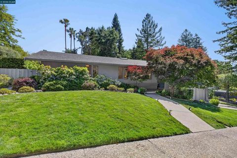 Photo of 37 E Altarinda Dr Dr, Orinda, CA 94563 (MLS # 41133170)