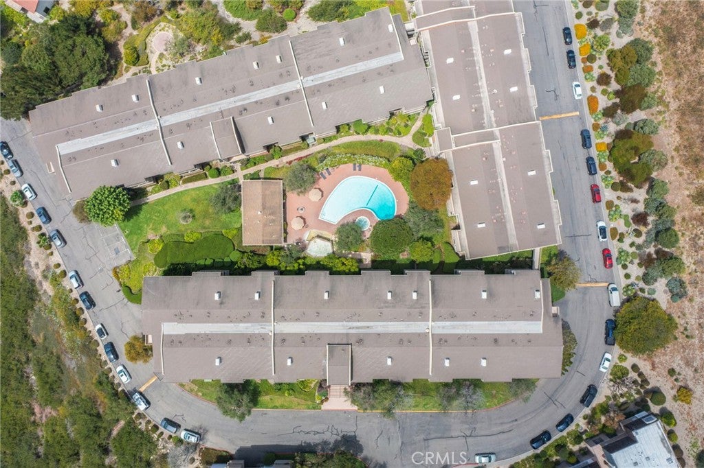 6542 Ocean Crest D207