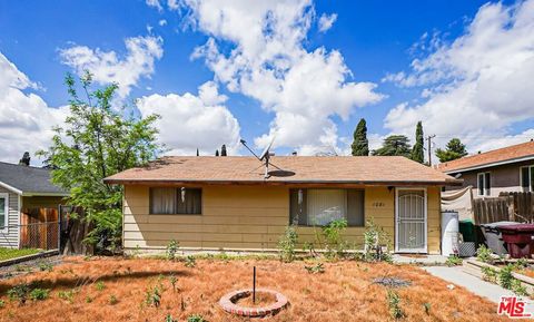 Photo of 1081 N San Gorgonio Avenue, Banning, CA 92220 (MLS # 26676305)