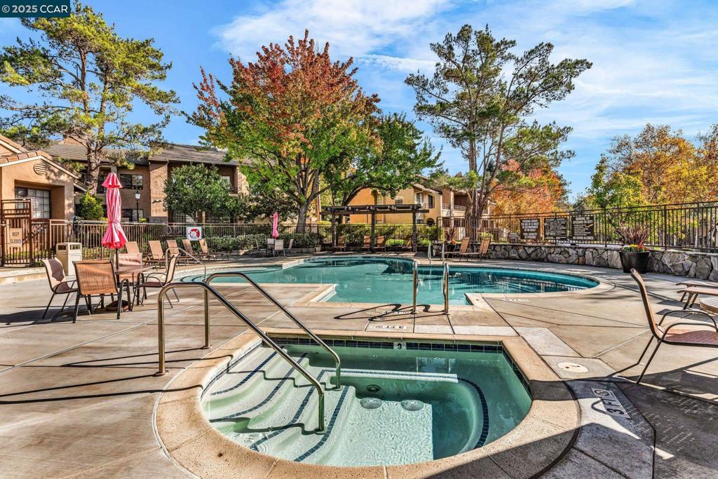 CANYON WOODS - Residential