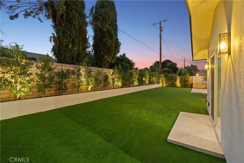 Tiny photo for 7663 Sedan Avenue, West Hills, CA 91304 (MLS # SR26005541)