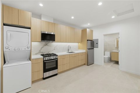 Tiny photo for 7663 Sedan Avenue, West Hills, CA 91304 (MLS # SR26005541)