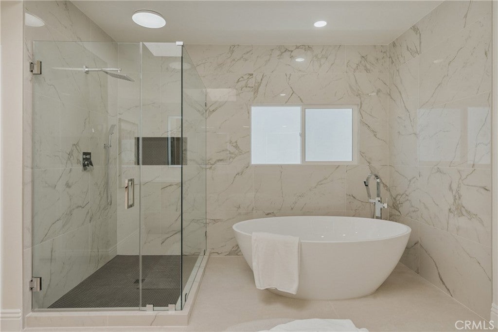 17182 Hillside Circle, Huntington Beach CA 92649 - Photo 14