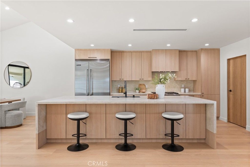 Photo of 3678 Willowcrest, Studio City, CA 91604 (MLS # GD26018210)